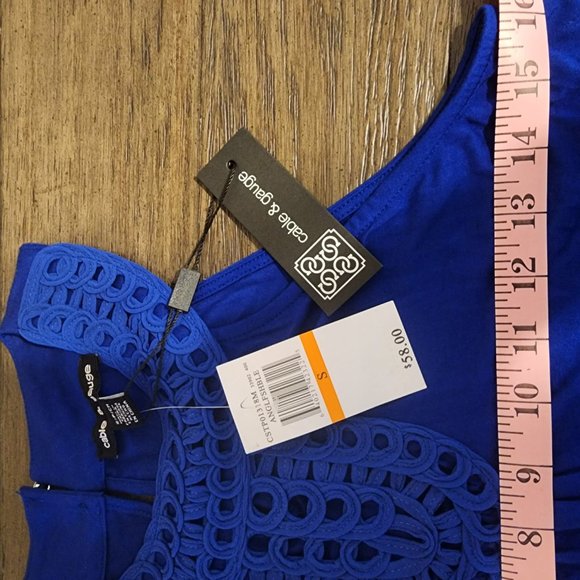 Cable & Gauge Electric Blue Tank top crochet neckline NWT Small - Picture 7 of 10